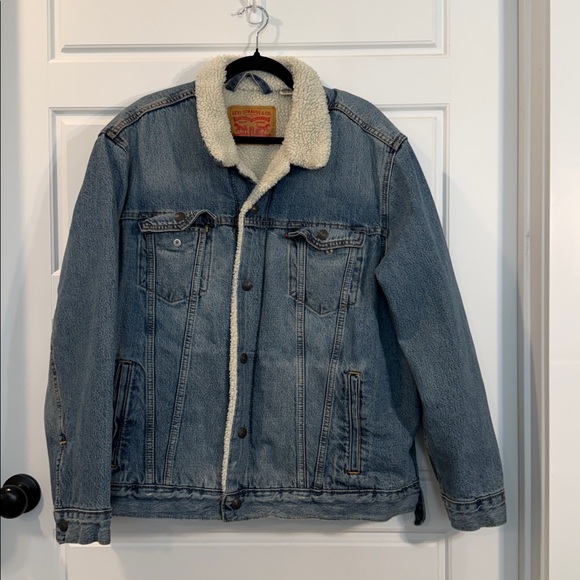 Levi's Other - Levi's Original Sherpa Trucker Jacket size XL